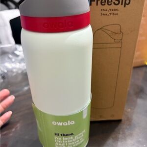 Owala FreeSip Insulated Bottle - White with Pink Accent
